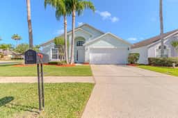 4-Bed Retreat w/ Pool, Spa & Dual Masters