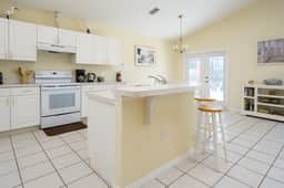 Lakefront Villa Pool, Spa  Near Disney!