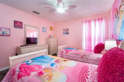 Large Home Pool, Spa & Game Room Near Disney!