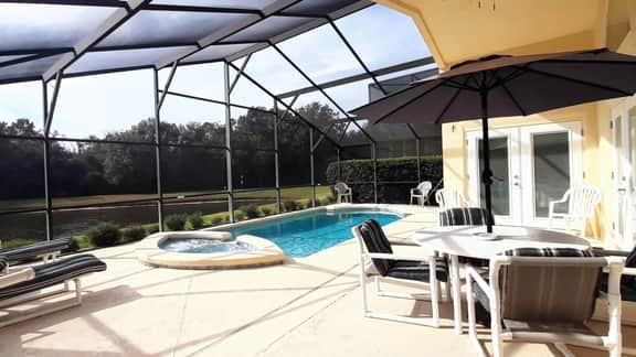 Lakefront Villa Pool, Spa  Near Disney!