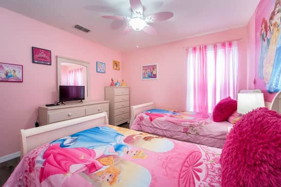 Large Home Pool, Spa & Game Room Near Disney!