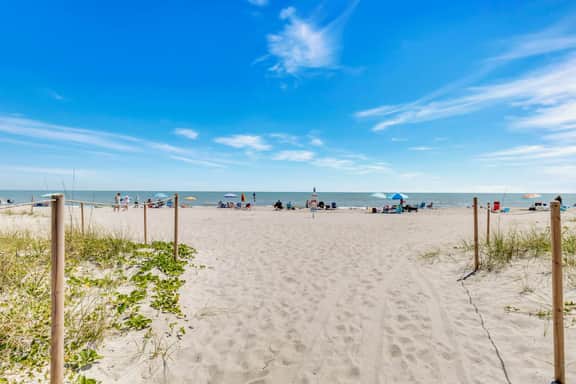 Oceanfront Apartment with Beach Access & Hot Tub
