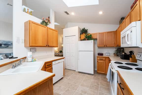 Pool & Game Room!  4-BR Retreat Near Disney Parks