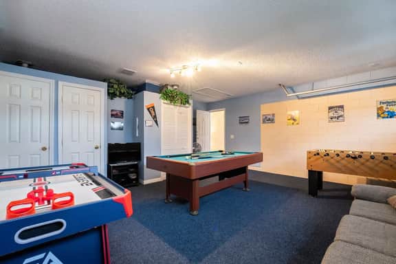 Pool & Game Room!  4-BR Retreat Near Disney Parks