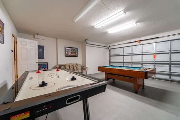 Resort Pool Home, Spa, Game Room! Near Disney!