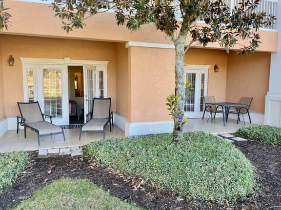 Neat condo close to Disney