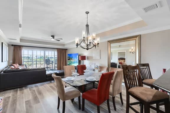 Exquisite 3rd floor condo