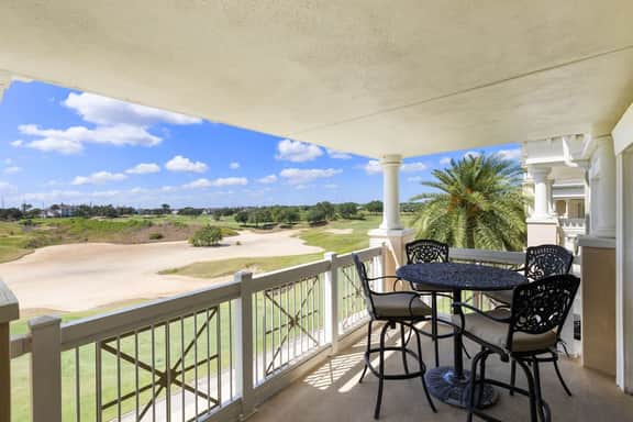 Exquisite 3rd floor condo