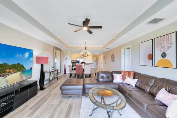 Exquisite 3rd floor condo