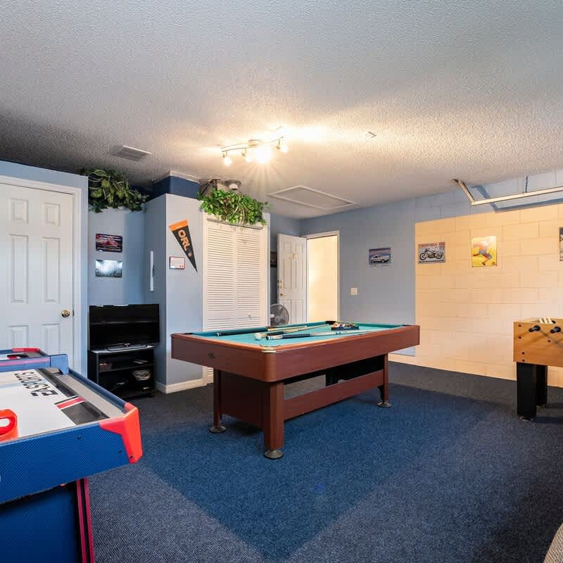 Pool & Game Room! 4-BR Retreat Near Disney Parks
