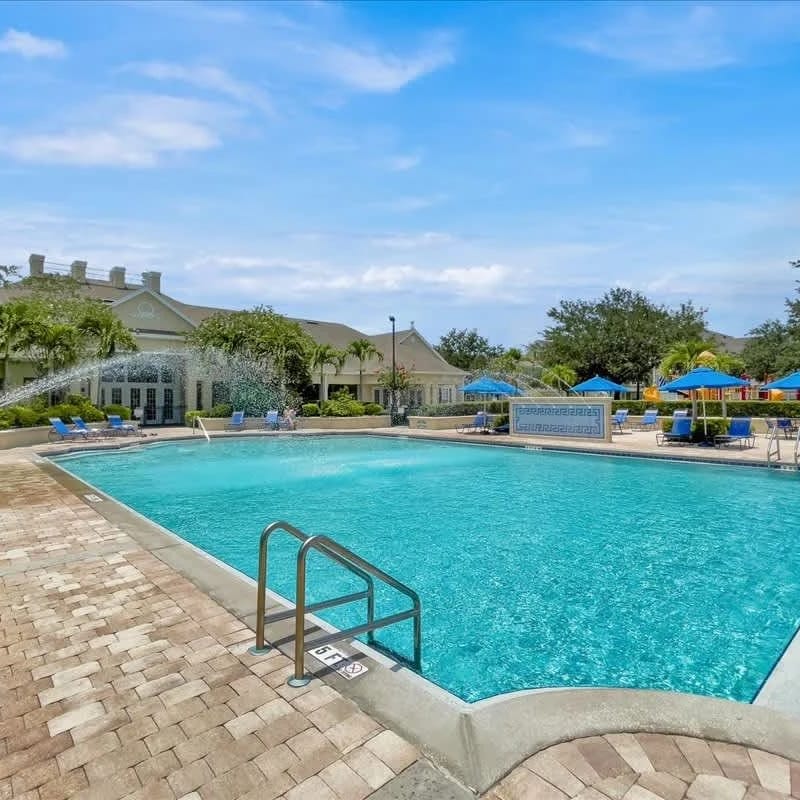 Disney-Themed 4BR | 4.5mi to WDW | King + Jacuzzi